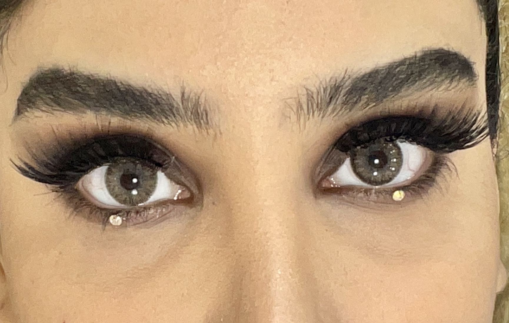 لنز خاکستری خاکی دور دار برند رویال ویژن مدل لومیر هازل کد ۱۱